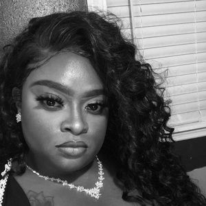 Meet your Posher, Veronica